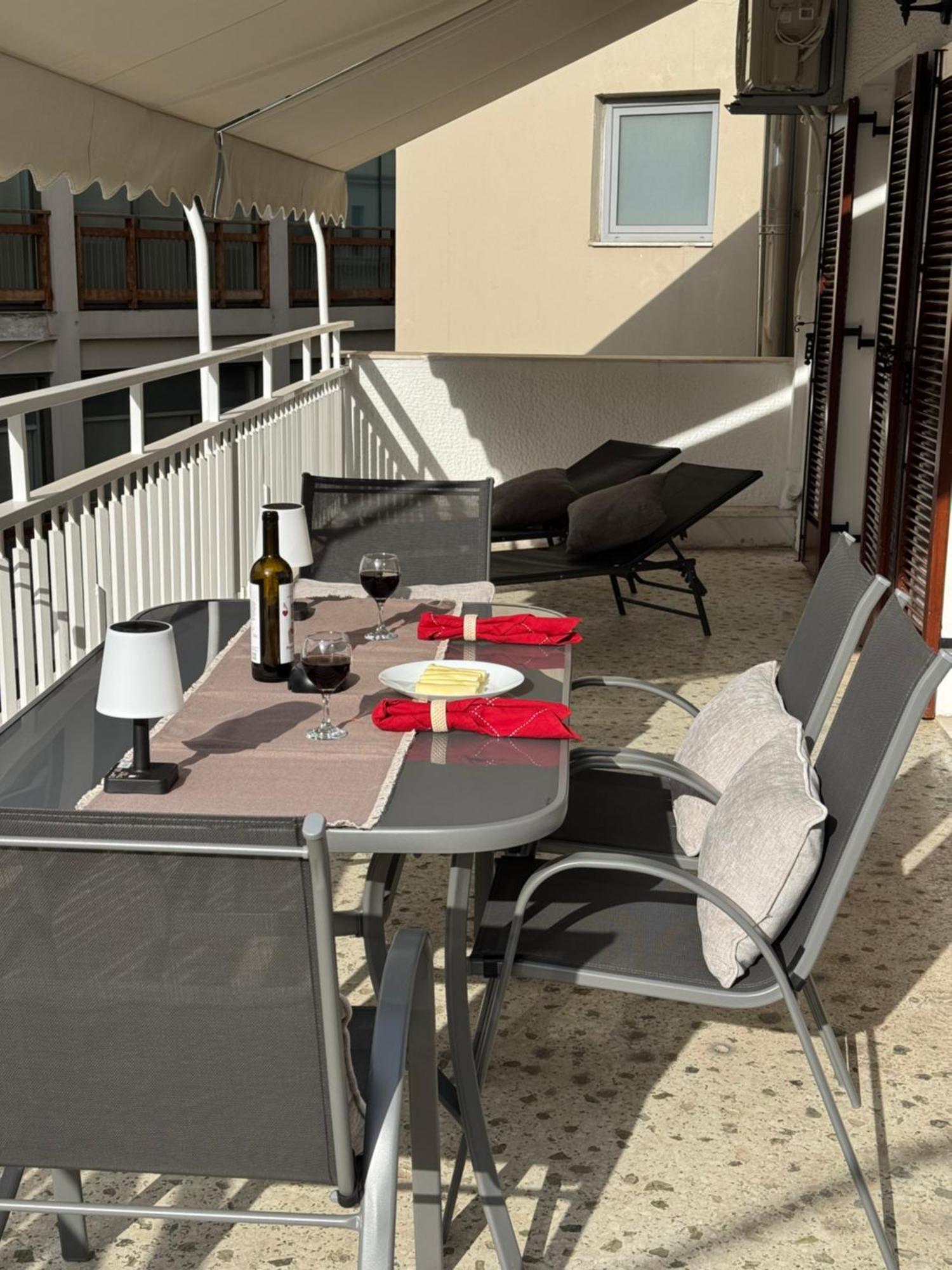 Living Near Acropolis By Sylvia Staikou 2Nd & 3D Floor Apartment Athens Exterior photo