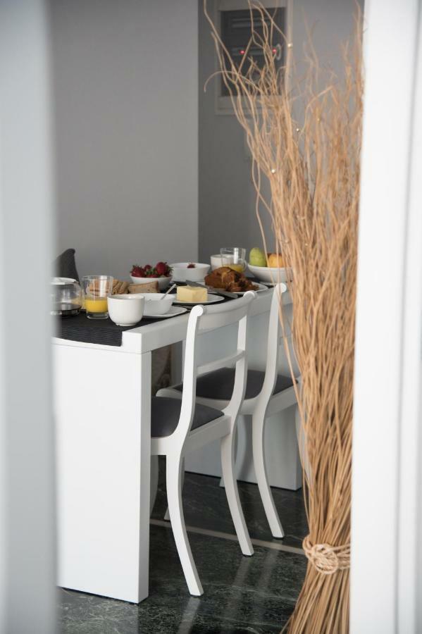 Living Near Acropolis By Sylvia Staikou 2Nd & 3D Floor Apartment Athens Exterior photo